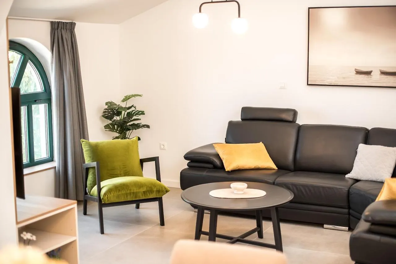 Sunset Garden Apartment With Private Pool Vrsi Chorvatsko