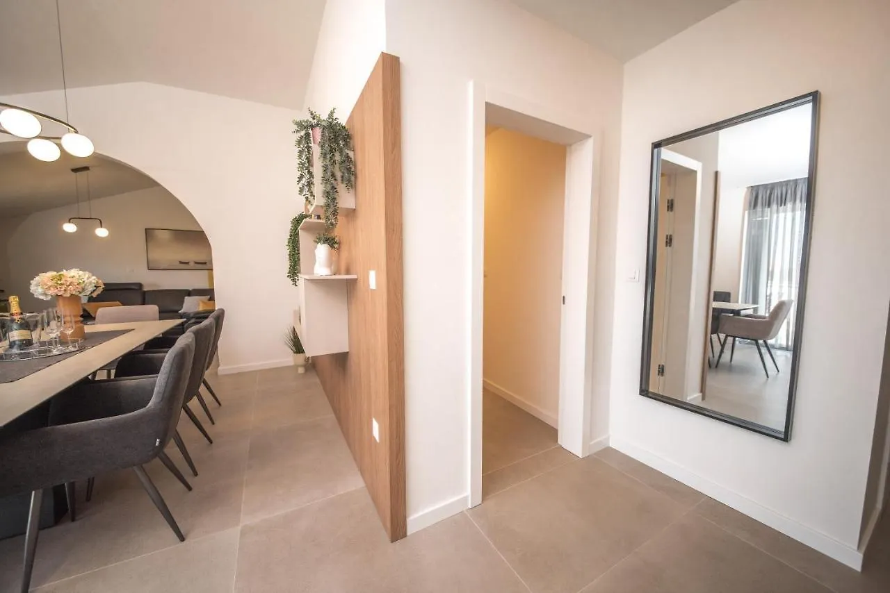 Prázdninový dům Sunset Garden Apartment With Private Pool Vrsi