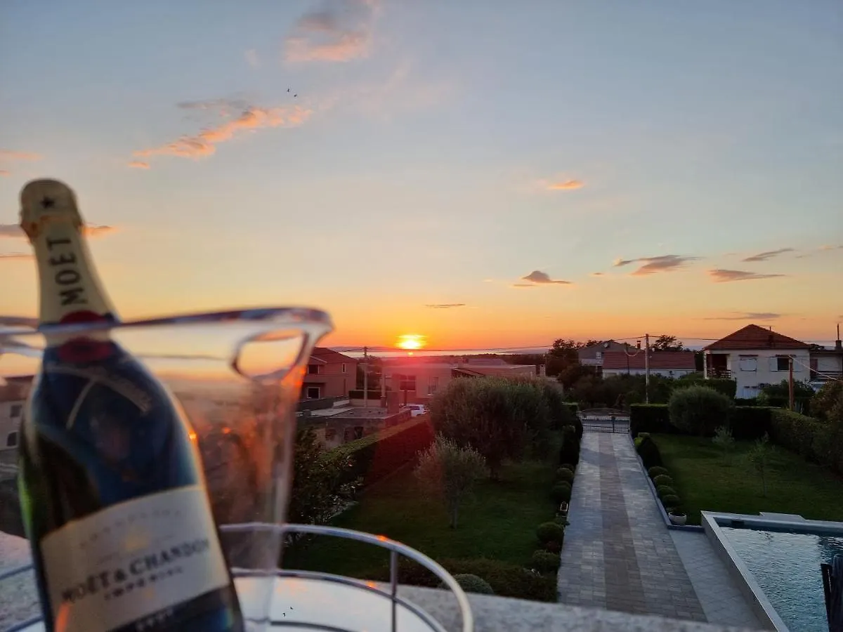 Sunset Garden Apartment With Private Pool Vrsi