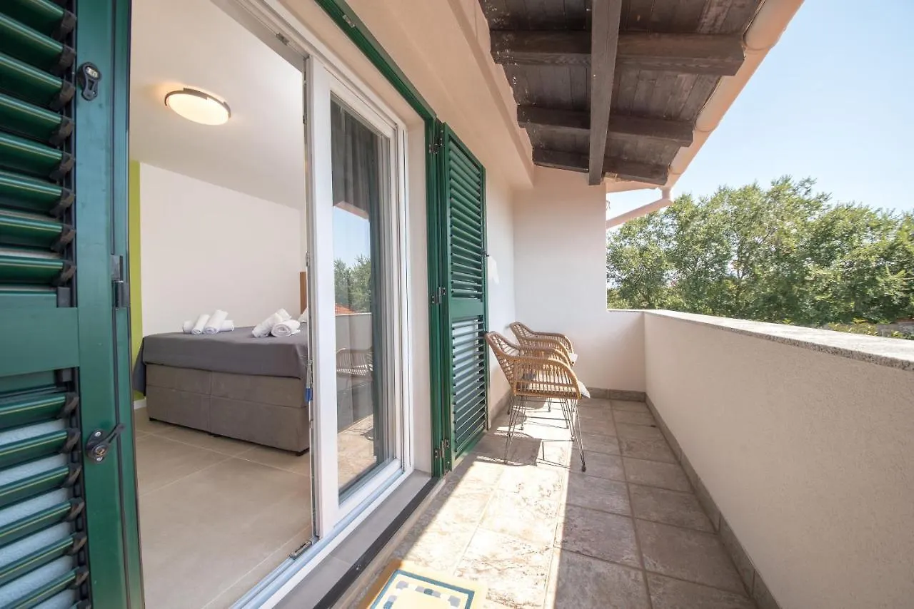 Sunset Garden Apartment With Private Pool Vrsi