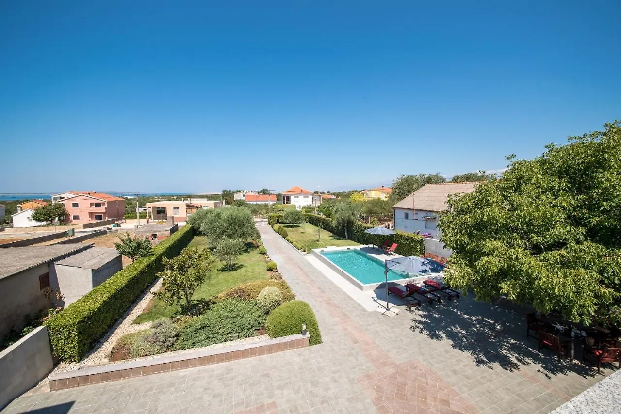 Sunset Garden Apartment With Private Pool Vrsi Chorvatsko